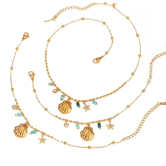 Florence Seashell Star 18K Gold Stainless Steel Waterproof Necklace - Picture 5 of 6